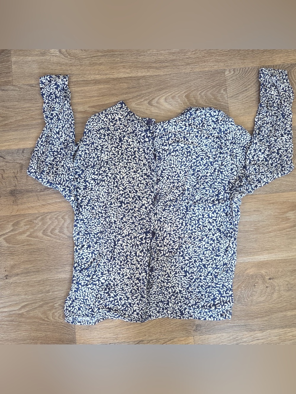 Women’s Navy and White Floral Button-Front Top